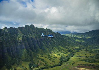 ブルーハワイアンヘリコプター  オアフ島一周ツアー