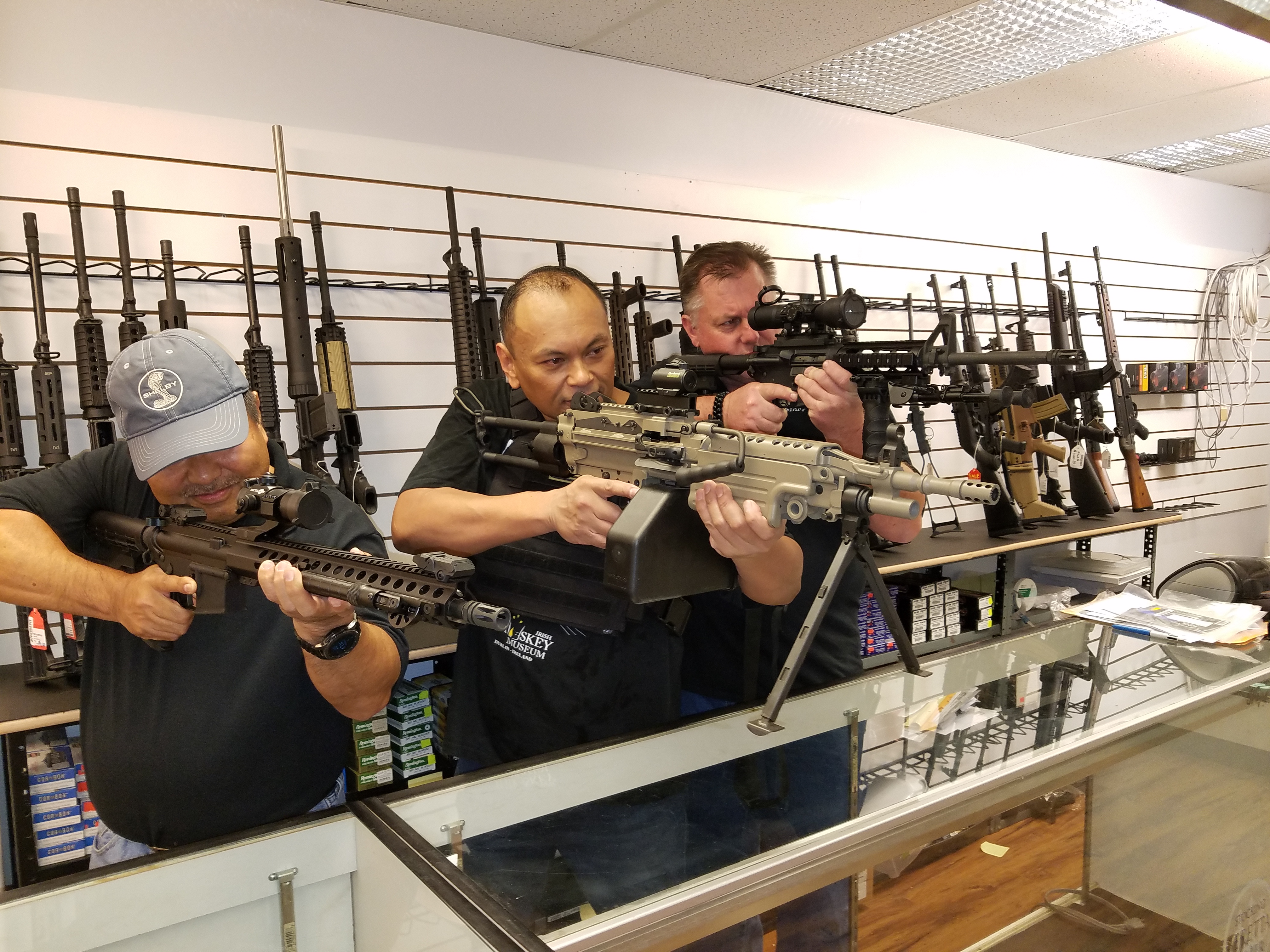 808 GUN CLUB 室内実弾射撃 | VIP Tour Web | ハワイオプション