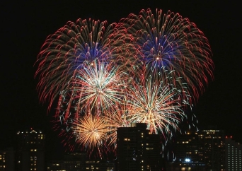 ワイキキフライデー花火クルーズ