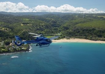 ブルーハワイアンヘリコプター タートルベイ・ヘリポートから出発するオアフ島ヘリコプターツアー（30分/50分コースから選択可能）