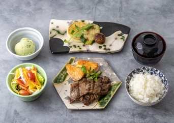 レストランサントリー グリル ランチ セッ (チップ/税金込み)